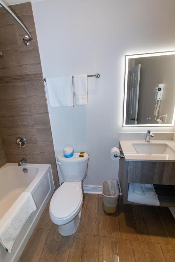 Borden Inn And Suites Angus Eksteriør bilde